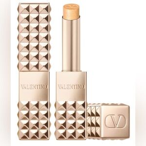VALENTINO
Spike Valentino Buttery Matte Lipstick